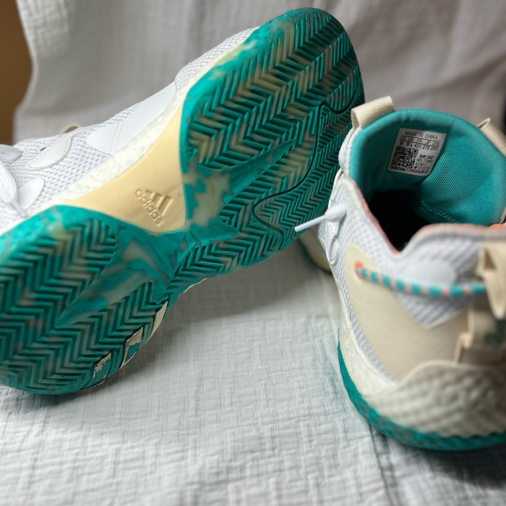 HARDEN VOL. 6 BASKETBALL SHOES size 9